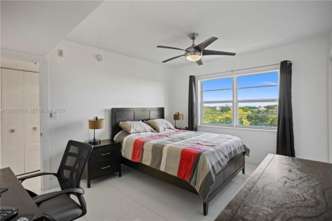 Condo in Pompano Beach, Florida, 3 bedrooms  № 2086188 - photo 27
