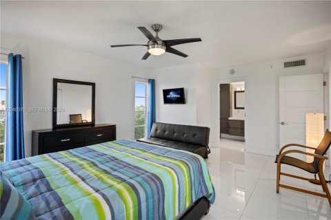 Condo in Pompano Beach, Florida, 3 bedrooms  № 2086188 - photo 22