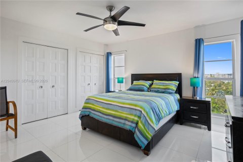 Condo in Pompano Beach, Florida, 3 bedrooms  № 2086188 - photo 20