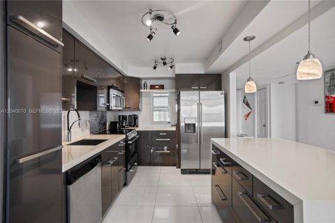 Condo in Pompano Beach, Florida, 3 bedrooms  № 2086188