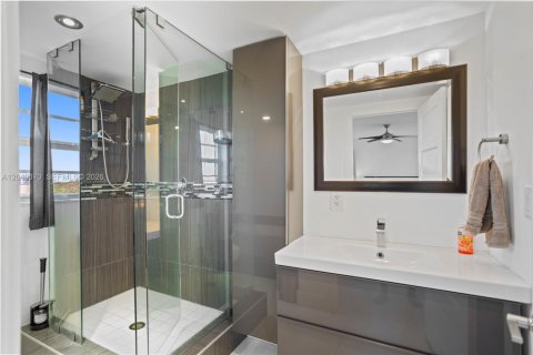 Condo in Pompano Beach, Florida, 3 bedrooms  № 2086188 - photo 26