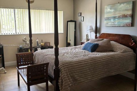 Condo in Miami, Florida, 3 bedrooms  № 1953470 - photo 14