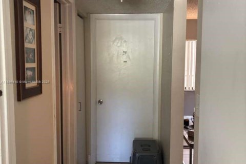 Condo in Miami, Florida, 3 bedrooms  № 1953470 - photo 21