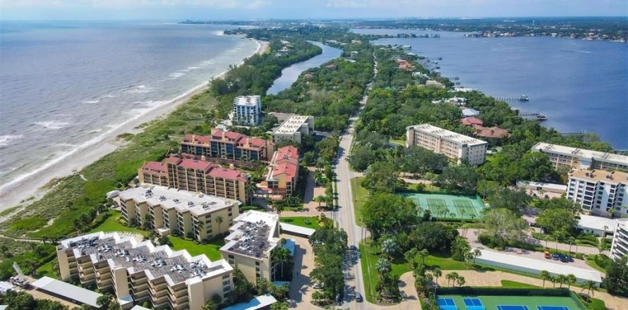 Condominio en Sarasota, Florida, 2 dormitorios № 1873124