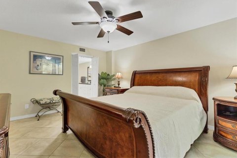 Copropriété à louer à Sarasota, Floride: 2 chambres, 124.3 m2 № 1873124 - photo 13