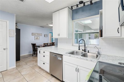 Casa en venta en Orlando, Florida, 4 dormitorios, 147.99 m2 № 1577363 - foto 3