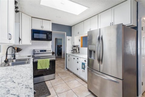 Casa en venta en Orlando, Florida, 4 dormitorios, 147.99 m2 № 1577363 - foto 5