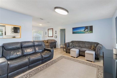 Casa en venta en Orlando, Florida, 4 dormitorios, 147.99 m2 № 1577363 - foto 7