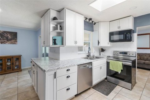 Casa en venta en Orlando, Florida, 4 dormitorios, 147.99 m2 № 1577363 - foto 4