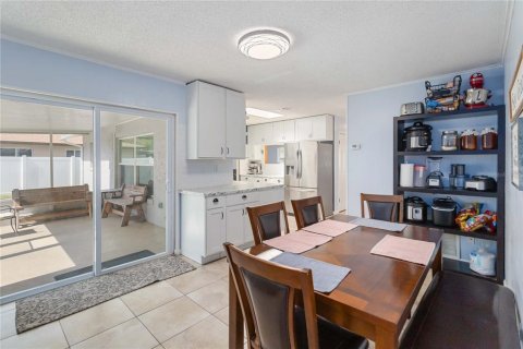 Casa en venta en Orlando, Florida, 4 dormitorios, 147.99 m2 № 1577363 - foto 12