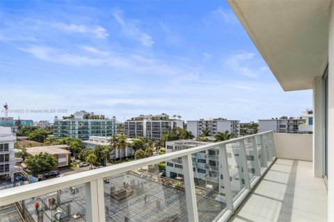 Купить кондоминиум в Бей-Харбор-Айлендс, Флорида 4 спальни, 183.2м2, № 1973272 - фото 3