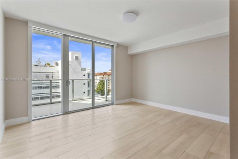 Купить кондоминиум в Бей-Харбор-Айлендс, Флорида 4 спальни, 183.2м2, № 1973272 - фото 21