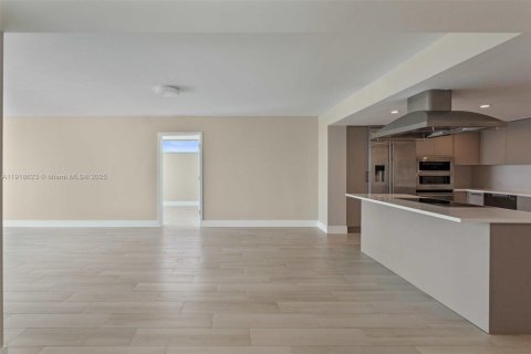 Купить кондоминиум в Бей-Харбор-Айлендс, Флорида 4 спальни, 183.2м2, № 1973272 - фото 17