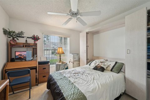 Condo in Sun City Center, Florida, 2 bedrooms  № 1749718 - photo 21