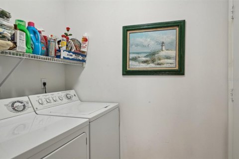 Condo in Sun City Center, Florida, 2 bedrooms  № 1749718 - photo 25