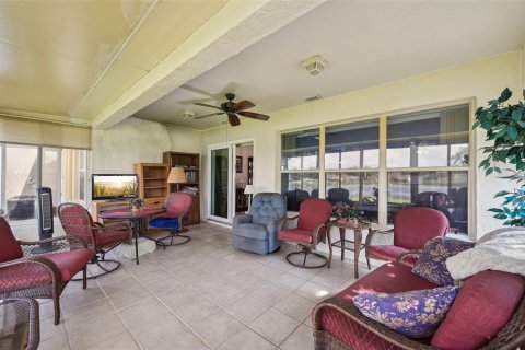 Condo in Sun City Center, Florida, 2 bedrooms  № 1749718 - photo 24