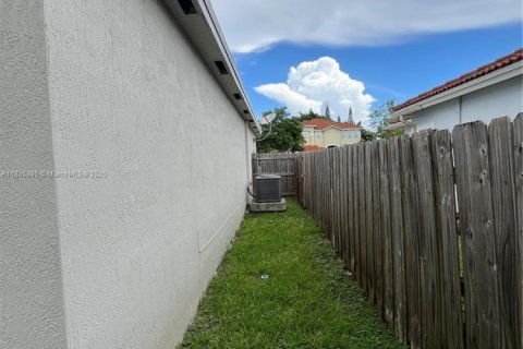 Купить виллу или дом в Хомстед, Флорида 4 спальни, 149.67м2, № 1825928 - фото 20