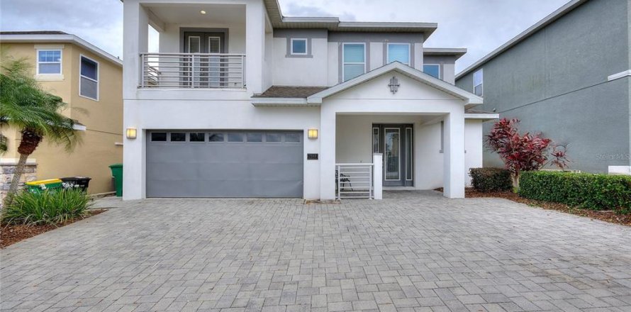 House in Kissimmee, Florida 9 bedrooms, 430.14 sq.m. № 1557234