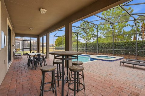 House in Davenport, Florida 7 bedrooms, 327.39 sq.m. № 2201604 - photo 11