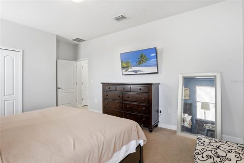 House in Davenport, Florida 7 bedrooms, 327.39 sq.m. № 2201604 - photo 21