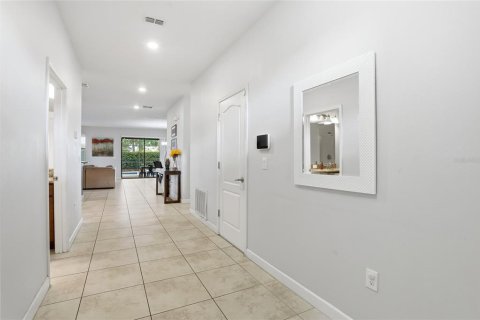 House in Davenport, Florida 7 bedrooms, 327.39 sq.m. № 2201604 - photo 16