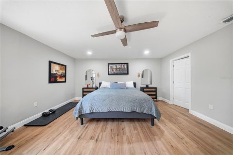 Villa ou maison à vendre à Tampa, Floride: 4 chambres, 198.44 m2 № 2226581 - photo 18