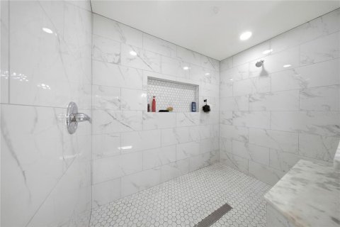 Villa ou maison à vendre à Tampa, Floride: 4 chambres, 198.44 m2 № 2226581 - photo 25