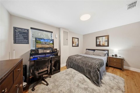 Villa ou maison à vendre à Tampa, Floride: 4 chambres, 198.44 m2 № 2226581 - photo 20