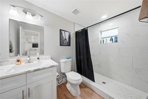 Villa ou maison à vendre à Tampa, Floride: 4 chambres, 198.44 m2 № 2226581 - photo 27