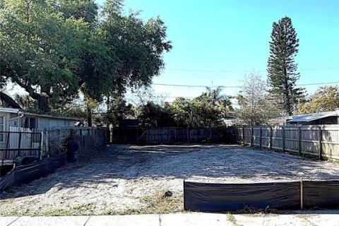 Land in Saint Petersburg, Florida № 2097368 - photo 2