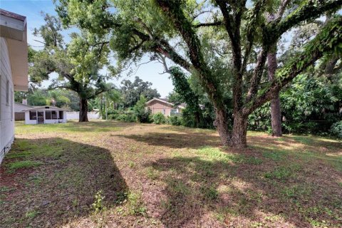 House in Tampa, Florida 4 bedrooms, 153.85 sq.m. № 1532313 - photo 27