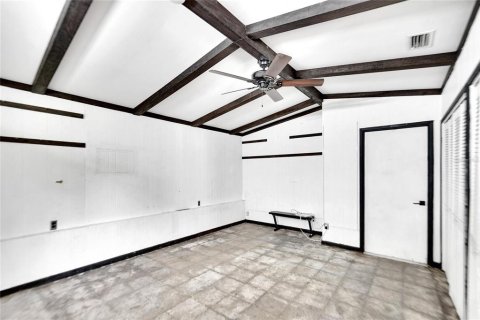 House in Tampa, Florida 4 bedrooms, 153.85 sq.m. № 1532313 - photo 12