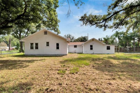 House in Tampa, Florida 4 bedrooms, 153.85 sq.m. № 1532313 - photo 25