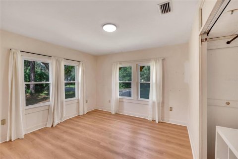 House in Tampa, Florida 4 bedrooms, 153.85 sq.m. № 1532313 - photo 21
