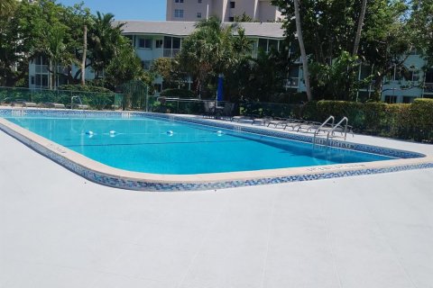 Copropriété à vendre à Boca Raton, Floride: 2 chambres, 89.65 m2 № 2261800 - photo 13