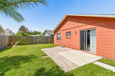 House in Orlando, Florida 3 bedrooms, 107.4 sq.m. № 2216533 - photo 28