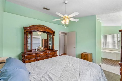 House in Orlando, Florida 3 bedrooms, 107.4 sq.m. № 2216533 - photo 14
