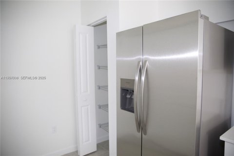 Townhouse in Dania Beach, Florida 3 bedrooms, 161.46 sq.m. № 1995636 - photo 21