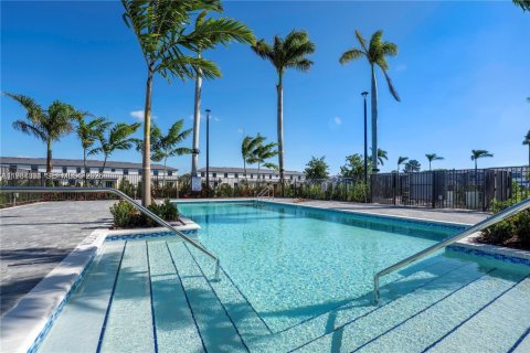 Townhouse in Dania Beach, Florida 3 bedrooms, 161.46 sq.m. № 1995636 - photo 5