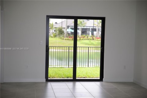 Townhouse in Dania Beach, Florida 3 bedrooms, 161.46 sq.m. № 1995636 - photo 13