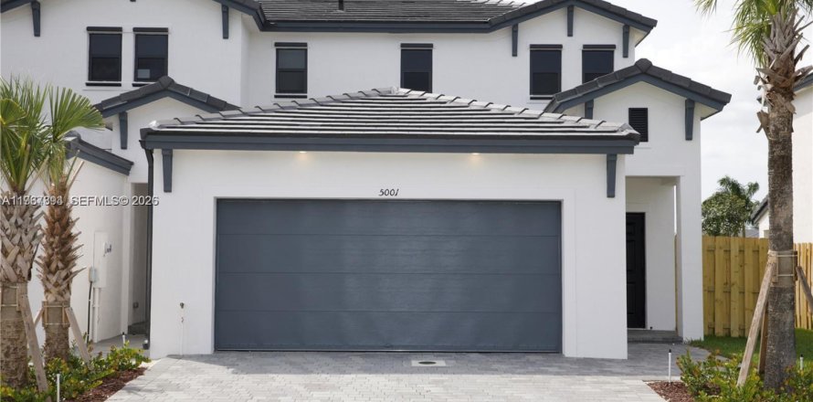 Townhouse in Dania Beach, Florida 3 bedrooms, 161.46 sq.m. № 1995636