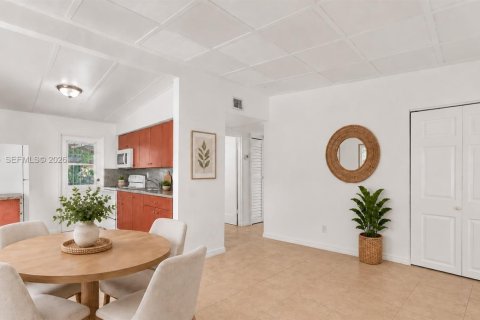 Villa ou maison à vendre à Opa-locka, Floride: 3 chambres, 87.79 m2 № 2388498 - photo 5