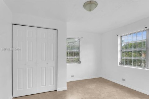 Villa ou maison à vendre à Opa-locka, Floride: 3 chambres, 87.79 m2 № 2388498 - photo 21