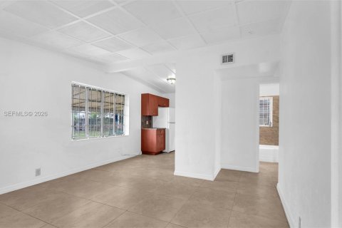 Villa ou maison à vendre à Opa-locka, Floride: 3 chambres, 87.79 m2 № 2388498 - photo 23
