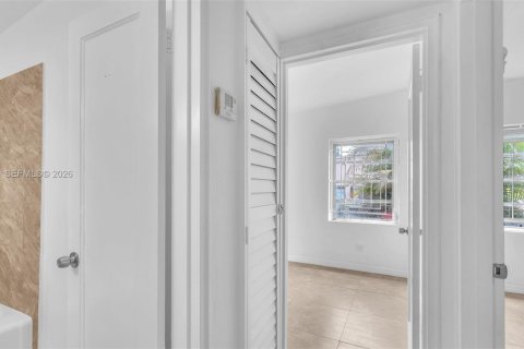 Villa ou maison à vendre à Opa-locka, Floride: 3 chambres, 87.79 m2 № 2388498 - photo 12