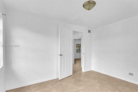 Villa ou maison à vendre à Opa-locka, Floride: 3 chambres, 87.79 m2 № 2388498 - photo 22