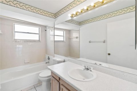 Villa ou maison à vendre à Kissimmee, Floride: 4 chambres, 164.44 m2 № 2226364 - photo 28
