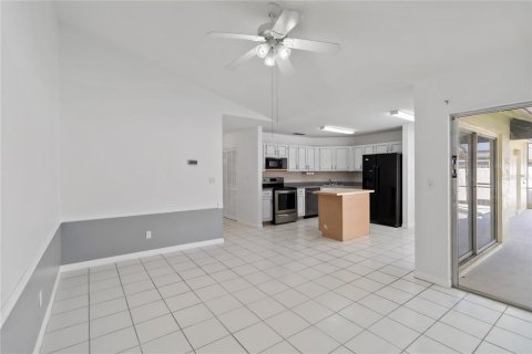 Villa ou maison à vendre à Kissimmee, Floride: 4 chambres, 164.44 m2 № 2226364 - photo 16