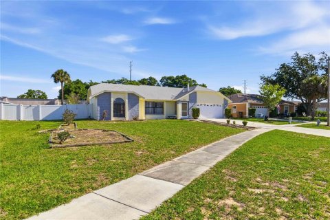 Villa ou maison à vendre à Kissimmee, Floride: 4 chambres, 164.44 m2 № 2226364 - photo 3