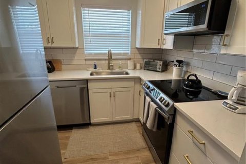 Condo in Bradenton, Florida, 1 bedroom № 2213608 - photo 4